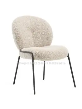 Италиански минималистичен дизайнерски стол за хранене лесен луксозен бял стол за подстригване агне с подлакътник стол за почивка