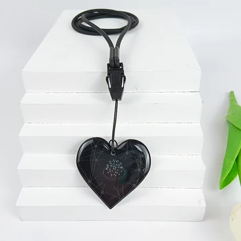 Мини картичка във формата на сърце, модерен черен ключодържател за мъже и жени, подарък, за партита