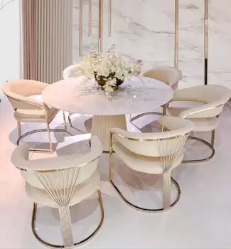 Ново дизайнерско съвременно стол с тапицерия от черно кадифе и златен метал, акцентирующее внимание на хола, маса за хранене, стол за битови удобства